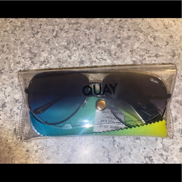 Quay Australia Sunglasses - Picture 4 of 11